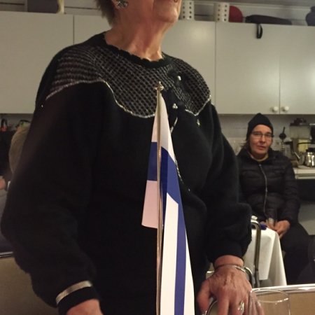 Myös Anja Vesterisen isä kaatui Talvisodassa. Anja kertoi sodan jälkeisestä niukasta ajasta, kun Suomi ja ponnisteli takaisin normaaliin elämään.