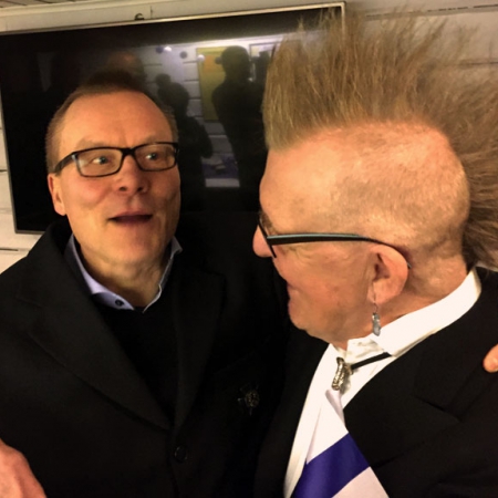 Virallisen osuuden päätyttyä voi jo vähän irroitellakin. Kari ja Tuomo juhlatuulella